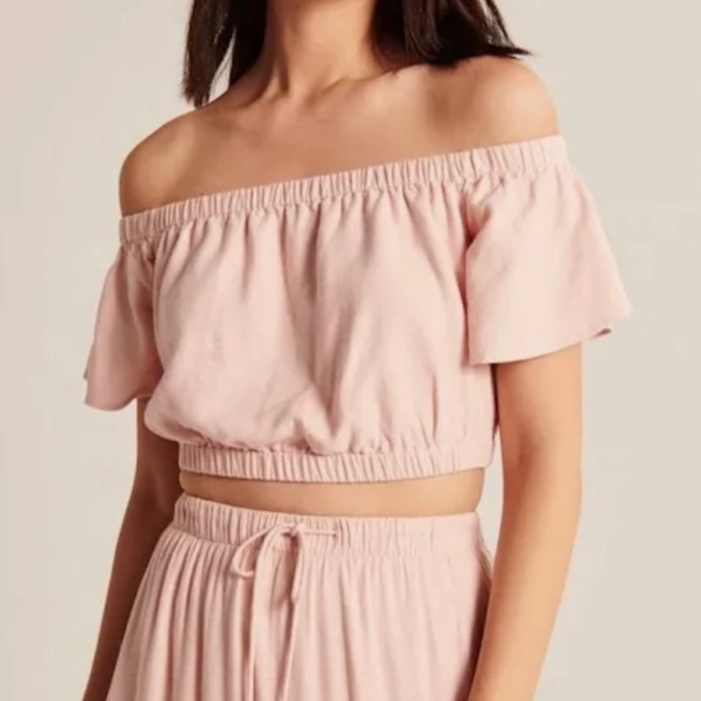 NEVER WORN Strapless crop top